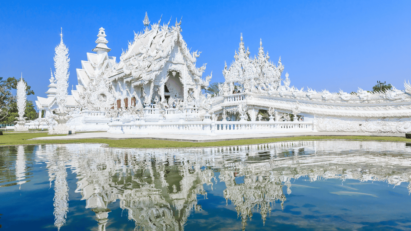 Explore the White Temple (Wat Rong Khun)