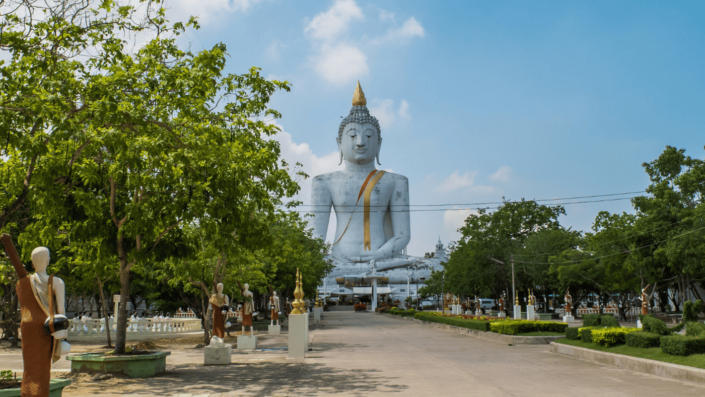 Exploring the Big Buddha Complex