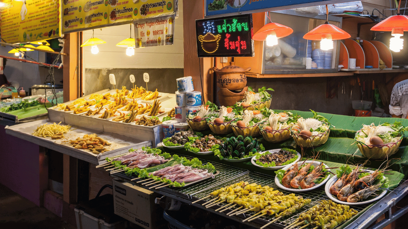 Visit the Chiang Rai Night Bazaar