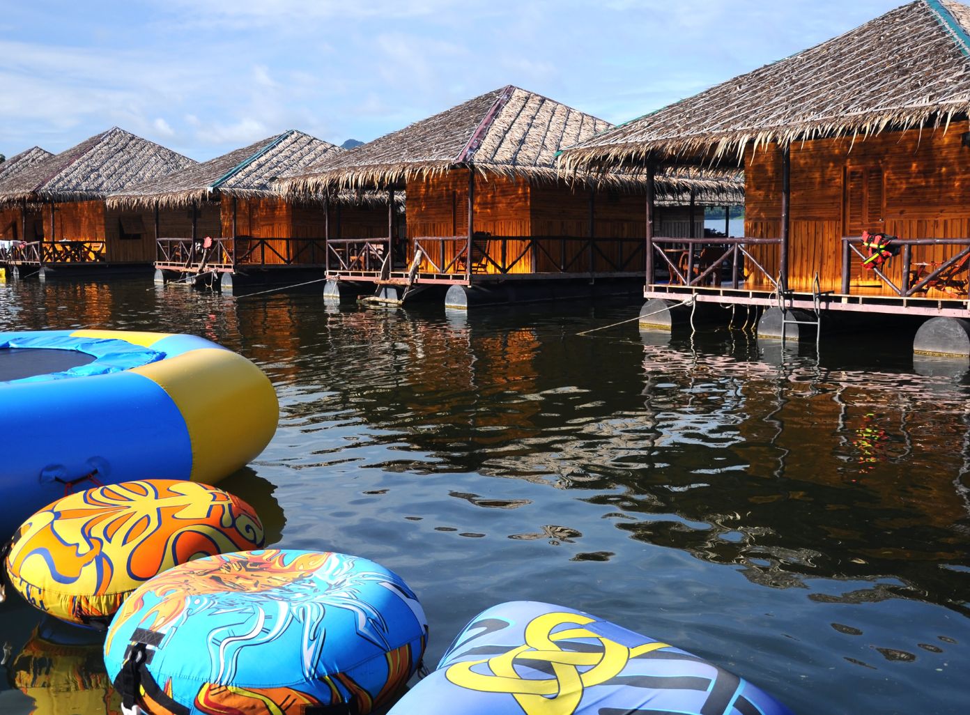 Discover the Best Floating Hotels in Thailand